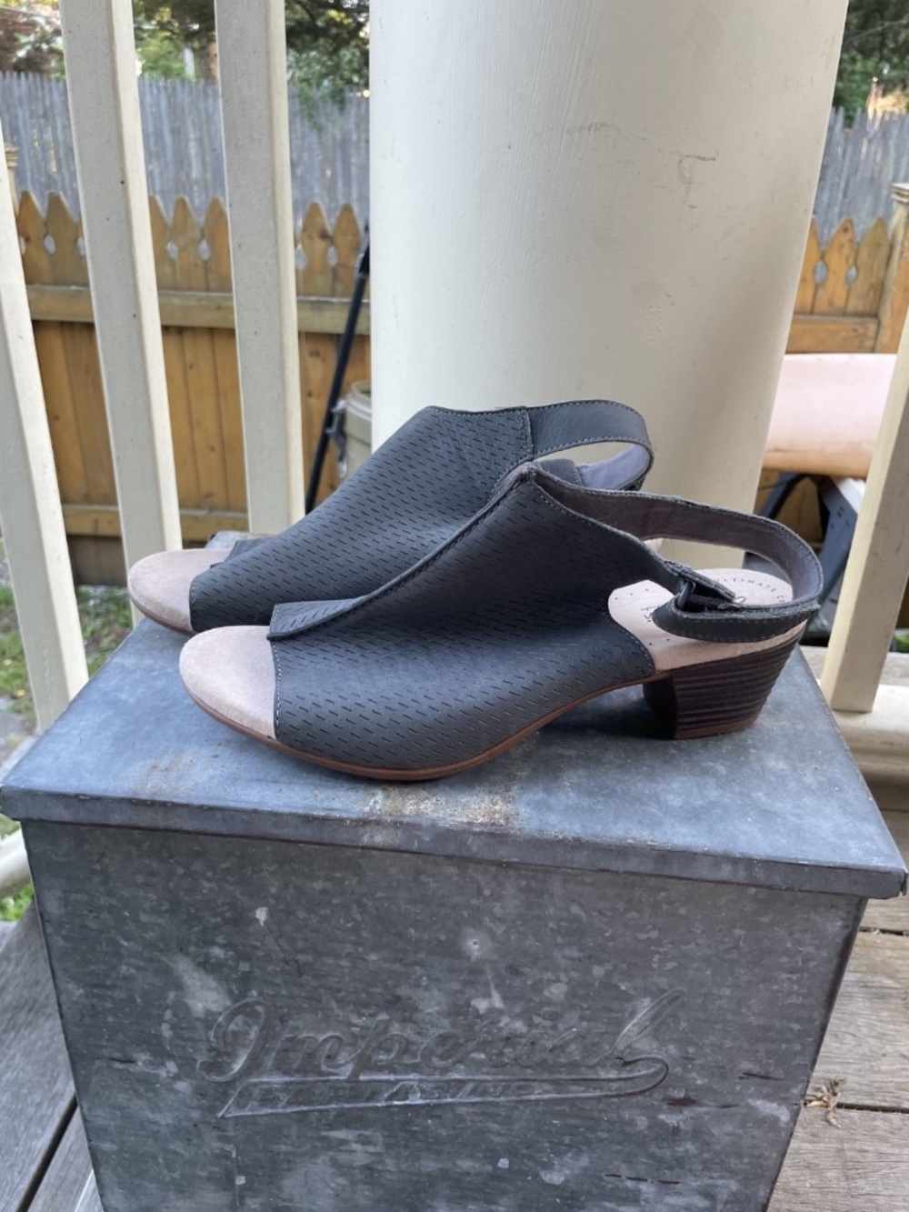 Clarks Ultimate Comfort Valarie James slingback heeled Sandals Size 8W - Picture 4 of 5